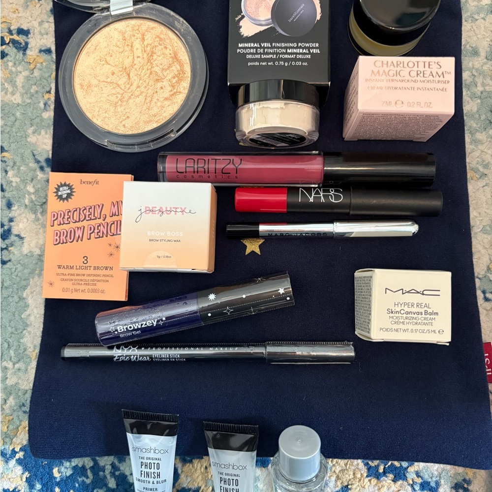 Makeup Sampler Bag
